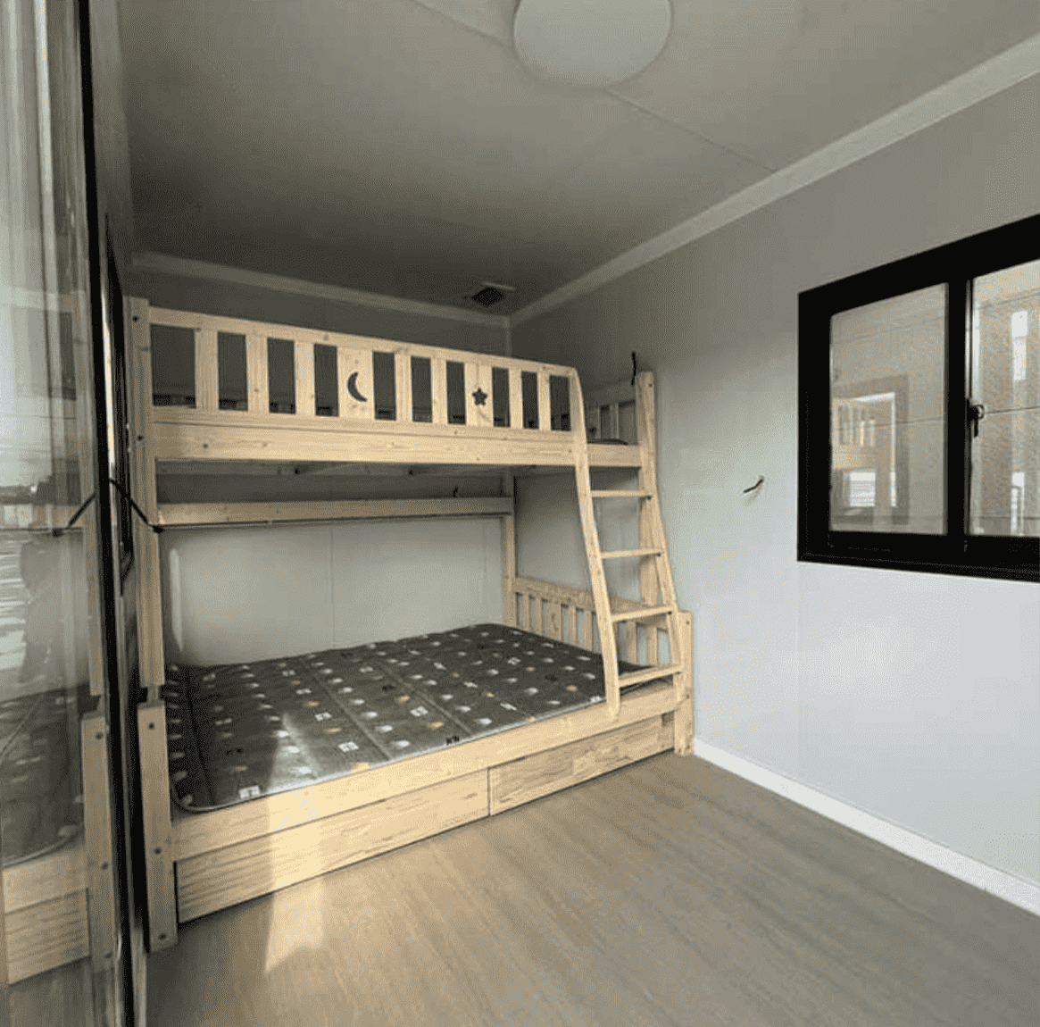 tiny homes on wheels for sale under 10 000 image10.png